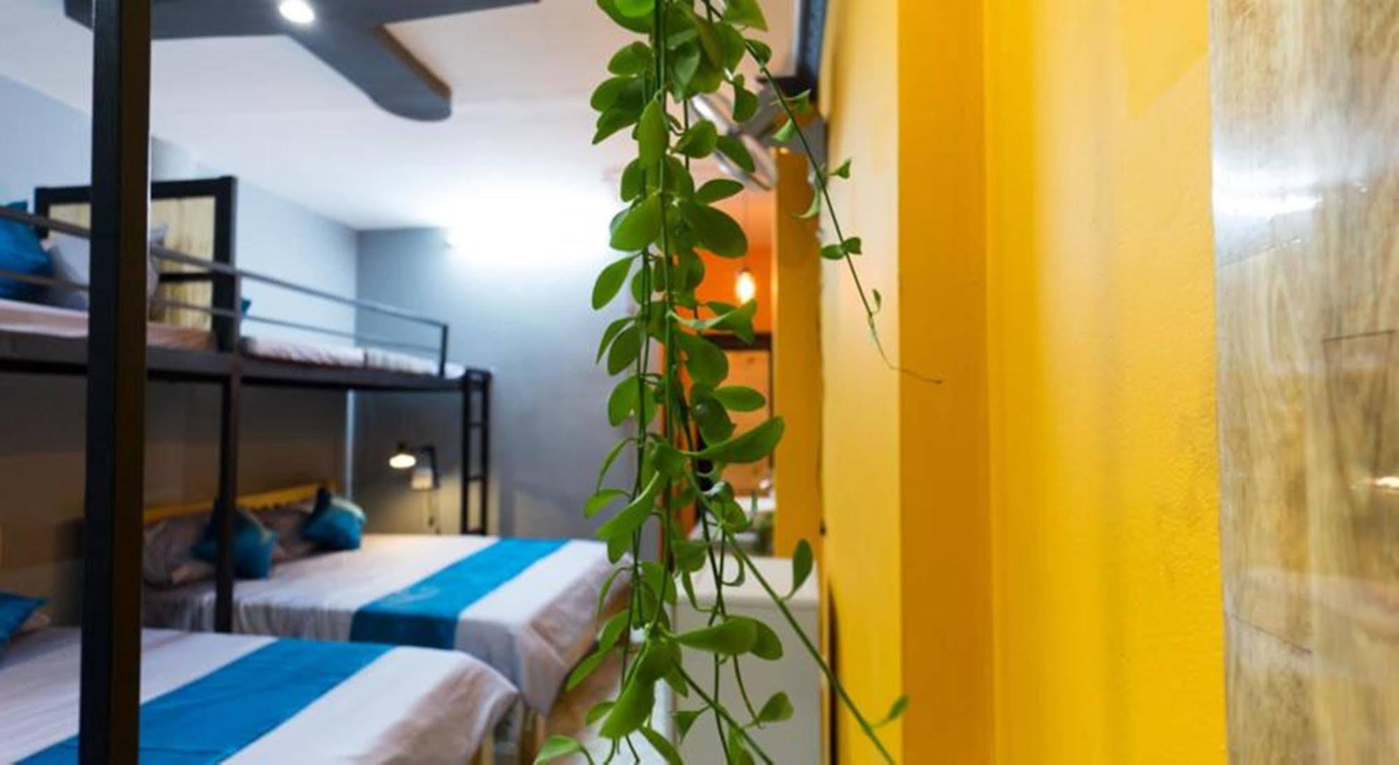 Goco Hostel Хошимин Екстериор снимка